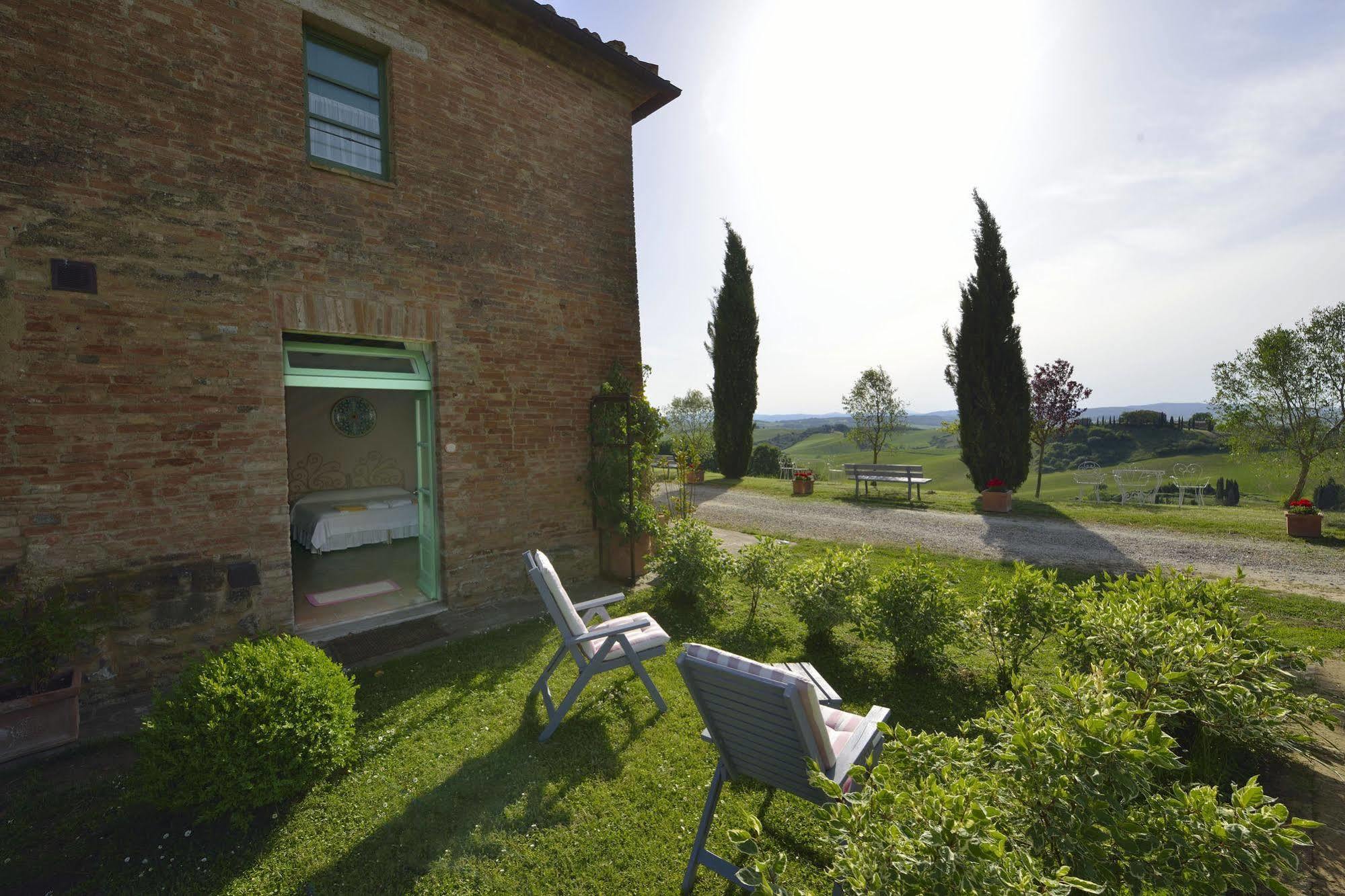 Gasthaus Podere Salicotto Buonconvento Exterior foto